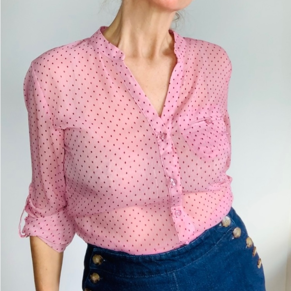Beautiful Pink Blouse🌸tiny burgundy Diamonds throughout🌸 New from Nordstrom!🌸
